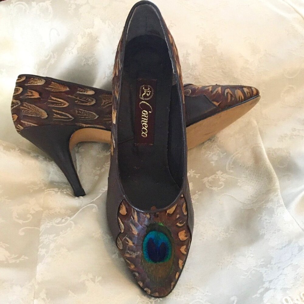Vintage Comeco 1960s Peacock/Pheasant Feather High-Heel Pumps w/ Leather Accents